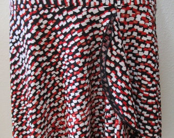 Geometric pattern print skirt in red, white and black color plus made in USA (v68)