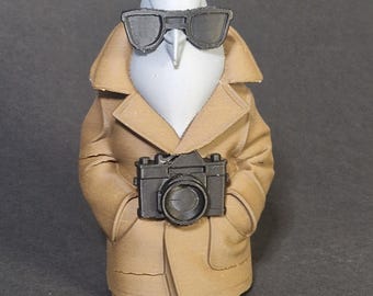Spijioniro Golubiro Figurine | Stealthy Pigeon Spy | 3D Printed Art Toy