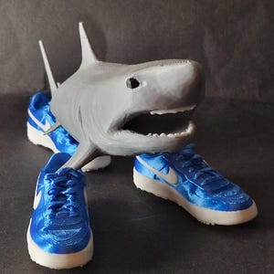TRALALERO TRALALA Meme Shark Figurine – Funny 3D Printed Desk Decor, Internet Meme Collectible, Gift for Shark Lovers
