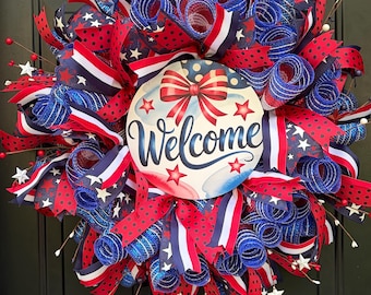 Ghirlanda di benvenuto patriottica, ghirlanda per la porta del 4 luglio, ghirlanda decorativa in rete rossa, bianca e blu, decorazione americana per la porta d'ingresso, ghirlanda patriottica estiva