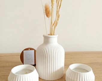 Decoración escandinava para el hogar, jarrón de cerámica blanca acanalada, juego de 3 portavelas para velas pequeñas, centro de mesa minimalista, estilo de vida moderno.
