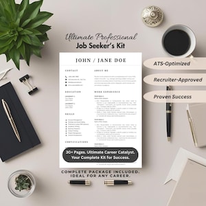 Puede incluir: Una plantilla de currículum vitae en blanco y negro con el texto "Ultimate Professional Job Seeker's Kit" y "JOHN/JANE DOE". El currículum incluye secciones para información de contacto, educación, experiencia laboral, habilidades y certificaciones. También se incluye el texto "ATS-Optimized", "Recruiter-Approved" y "Proven Success".