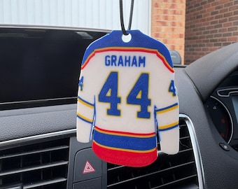 Colgante para automóvil fuera del campus de Graham & Di Laurentis