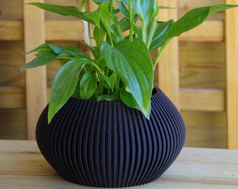 Vaso Black Nimbus: moderno vaso stampato in 3D, decorazione ecologica