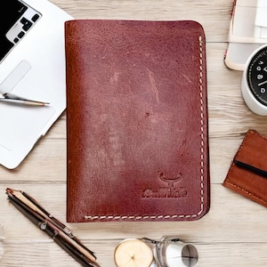 Cartera de piel marrón oscura hecha a mano: diseño exclusivo con tarjetero y compartimento para billetes
