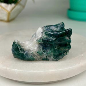 Moss Agate Dragon Skull – Carved Crystal Totem | Root & Heart Chakra Stone | Strength, Growth and Transformation | Crystal Dragon Carving