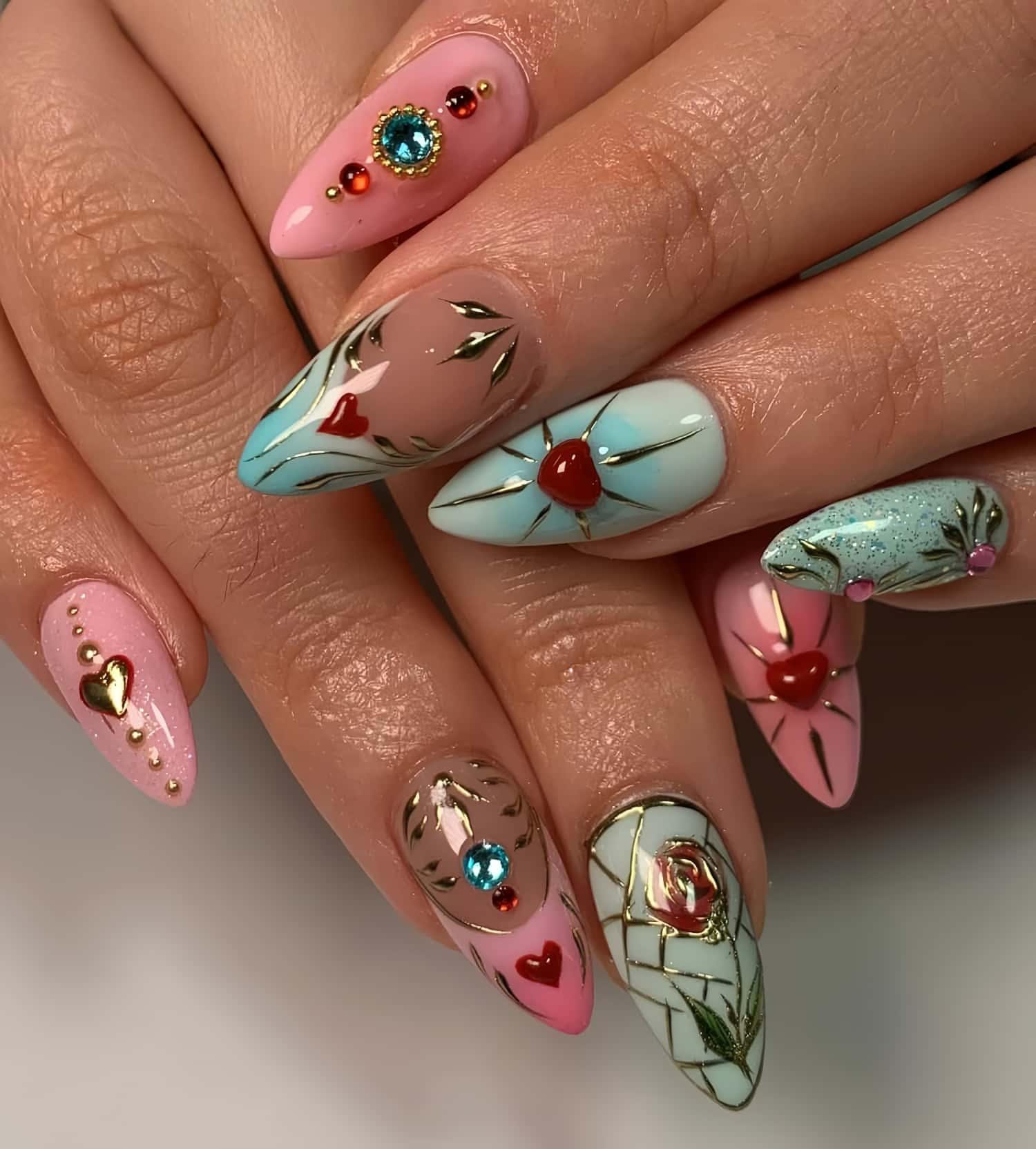 Floral Motif Pink Nails That Shine