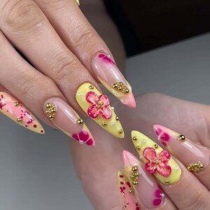 Wedding nails ,Flower Nails hand painted nail,custom press on nails,3D Nails,Campanula Nails,Acrylic Nails  ,floral nails,Purple Nails,gift