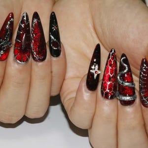 Wedding nails ,Snake Nails hand painted nail,custom press on nails,3D Nails,Campanula Nails,Acrylic Nails  ,Rain bow nails,Black Nails