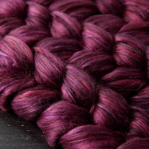 British wool, baby Alpaca & Mulberry Silk blended top spinning fibre 100g in ‘Nostalgia’ purple plum fiber luxury BFL roving corriedale