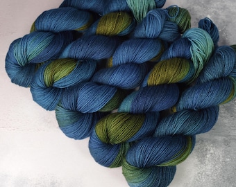 Merino 4 ply/ fingering/ sock 100% wool superwash hand dyed yarn 100g - ‘Blue Planet’