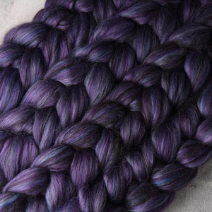 British Wool, baby Alpaca & Mulberry Silk blended top spinning fibre 100g in ‘Dark Magic’ blue purple black fiber combed luxury roving