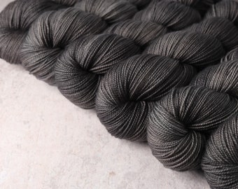 Merino 4 ply / fingering / sock weight superwash wool hand dyed knitting yarn 100g - ‘Barbican’ - semi-solid min-dark neutral grey gray