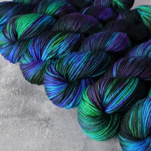 DK British Bluefaced Leicester wool superwash hand-dyed knitting yarn 100g 'Outer Planets' mottled black, purple, turquoise, green, neon image 2