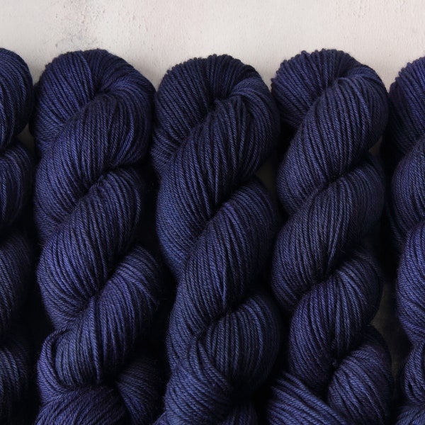 DK pure British Bluefaced Leicester superwash wool hand dyed knitting yarn 100g - 'Depth Charge' (dark blue) light worsted BFL