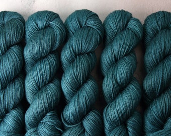British Wool & Silk blend 4 ply/fingering weight hand-dyed knitting yarn 100g - ‘Spirulina’ (semi-solid blue green) BFL Bluefaced Leicester