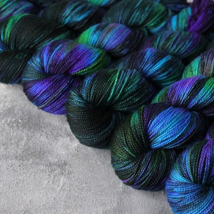 Merino 4 ply/fingering/sock weight wool superwash hand dyed knitting yarn 100g 'Outer Planets' black, neon purple, green, turquoise image 3