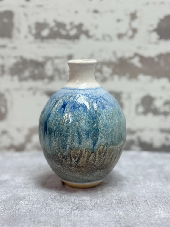 il_340x270.7148372231_s6sa.jpg Studio Pottery Blue Drip Glaze Round Vase Feather Accent Signed Handcrafted 5in main image 1
