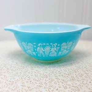 Pyrex Amish Butter print Cinderella bowl