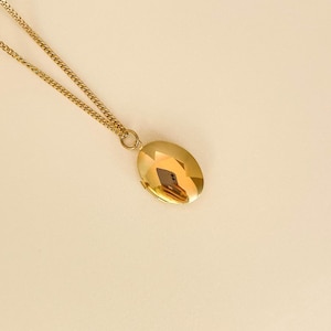 Gold Locket Necklace with Custom Charm | Birthstone, Initial or Birth Flower | Personalized Gift | Round Pendant on Curb Chain| Mother’s Day