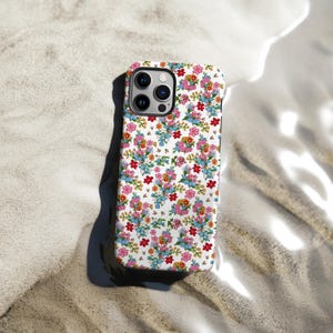 Blommigt flickigt telefonskal, söt blomdesign, retro chica accessoarer, iPhone 16 15 14 13 12 11 Pro Max, blommig teknikgåva bild 7