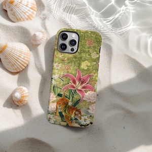 iPhone-skal med tiger bland blommor, Junglecore-skal med tigerskog, retro-collage-skal med vilda tiger, iPhone 17 16 15 14 13 12, Samsung S25