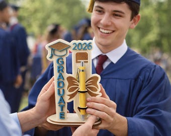 Regalo di laurea 2026, regalo di laurea personalizzato, decorazione da scrivania personalizzata con portapenne, regalo per diplomati e laureati, regalo per la classe del 2026
