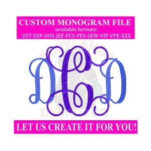 Op de afbeelding: Een aangepast monogrambestandontwerp in blauw en paars, met de letters DCO verweven. De afbeelding bevat de tekst "CUSTOM MONOGRAM FILE" en "LET US CREATE IT FOR YOU!" op een witte achtergrond.