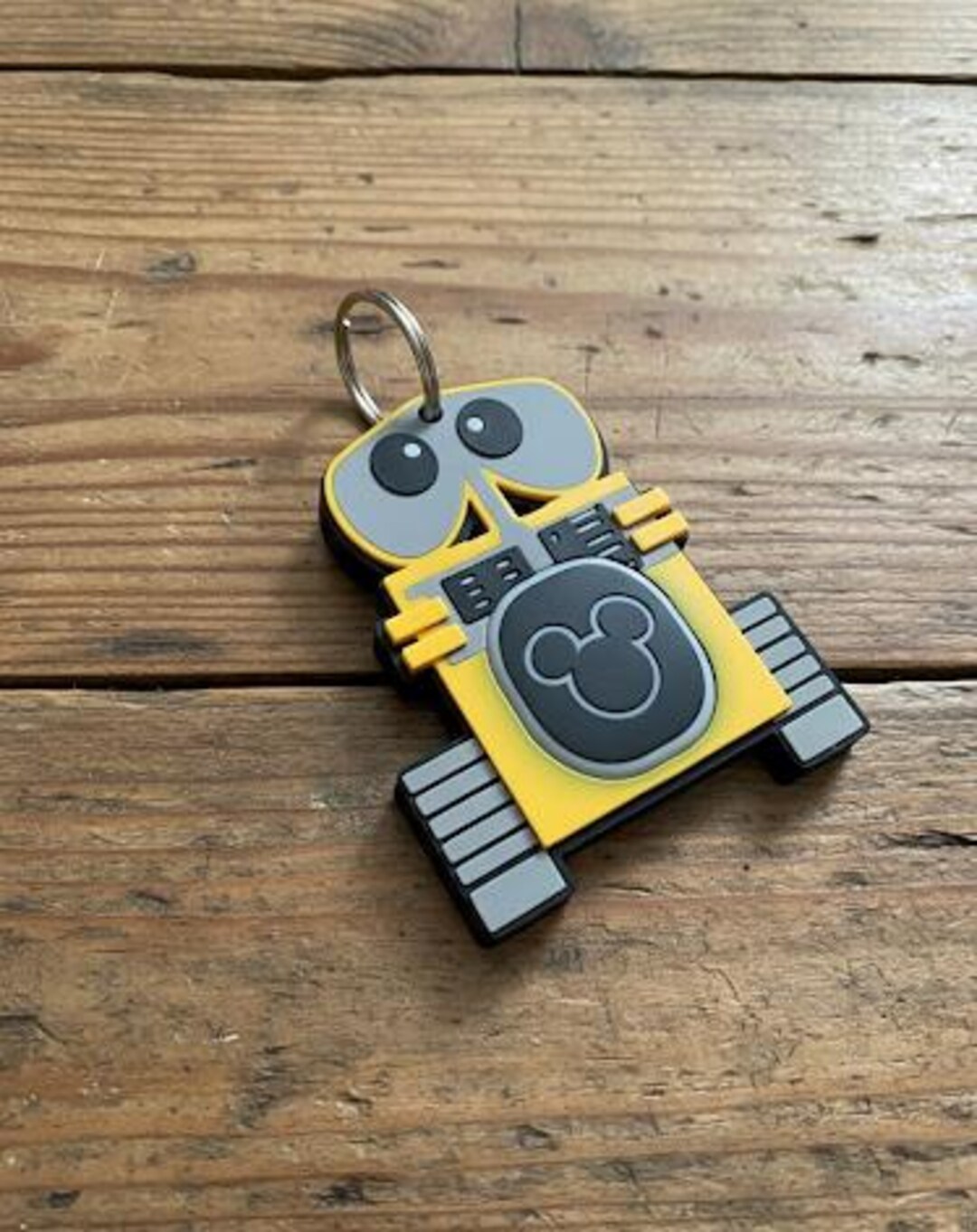 Wall E Disney Magicband+ Plus Holder Magic Band Puck Pals Plus Holder ...