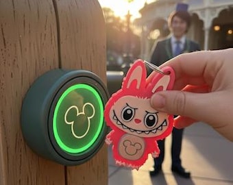 Soporte Little Monster Disney Magicband+ Plus, llavero Puck Pals para Magic Band+, llavero Puck Pals Disney Icon Keeper para Magic Band+.