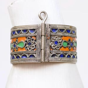 Vintage Algerian Enamel Wide Cuff Bracelet – Amazigh Ethnic Hinged Bangle