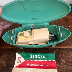 Singer knapphålare Clamshell-fodral 5 mallar och instruktioner Vintage