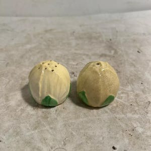 Lemon Shaped Ceramic Salt & Pepper Shakers Set Vintage