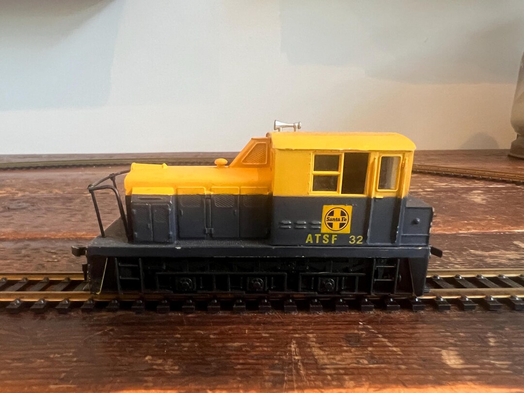 HO Scale RSO ATSF Sanra Fe Switcher Locomotive No 332 Vintage 88 - Etsy ...