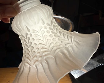 Paralume a tulipano in vetro satinato Consolidated Glass con apertura superiore da 2"