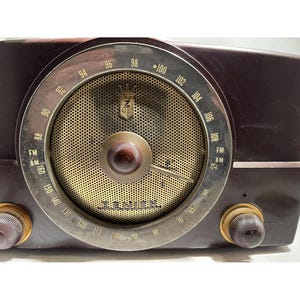 Vintage 1956 Zenith Bakelite am/fm Radio S-23168 Tube Radio Model 1852 Works