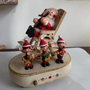 Schmid Santa&#39;s Workshop Wonders Music Box Plays “We Wish You A Merry Christmas” ENESCO 1981