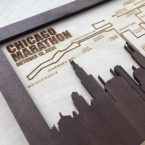 Porte-médaillon de finition du marathon de Chicago avec personnalisation complète comprenant la carte, le nom et l'heure Porte-médaillon personnalisé Présentoir mural pour médailles # MH5