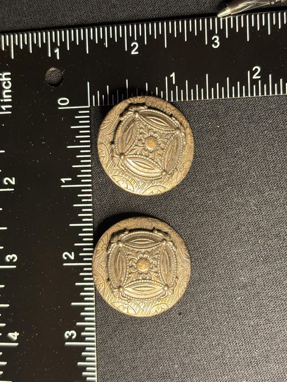 Vintage metal disc stud earrings