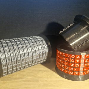 Large Cryptex 5 à 12 lettres, à code modifiable.