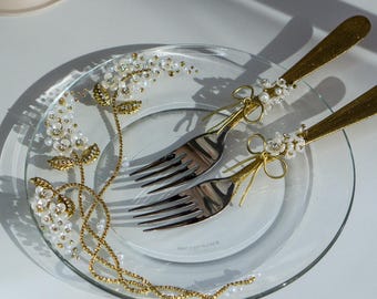 Goldener botanischer Kuchenteller-Set, Perlen-Kristall-Hochzeitsgabeln, Luxus-Braut- und Bräutigam-Andenken