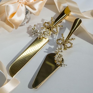 Rustic Engraved Cake Cutting Set, Wedding Anniversary Gift for Couple, Pearl Wedding Cake Cutting Set, Gold Wedding Cake Server and Knife