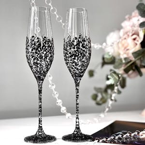 Gothic Wedding Glasses - Hand Painted Black Champagne Flutes Set - Halloween Wedding Flute - Gothic Flutes - Black Wedding Goblets - Gift
