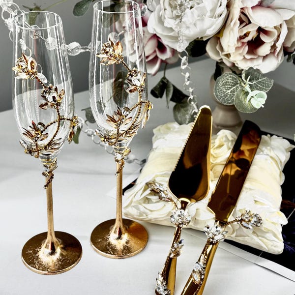 Luxury Gold Wedding Set | Crystal Flutes & Cake Server | Engraved Floral Wedding Gift for Couple