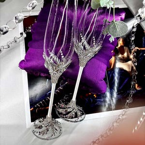 Silver Wedding Glasses for Couple - Personalized Bride and Groom Flutes - Engraved Wedding Glasses  Personalized Wedding Gift Crystal Flutes