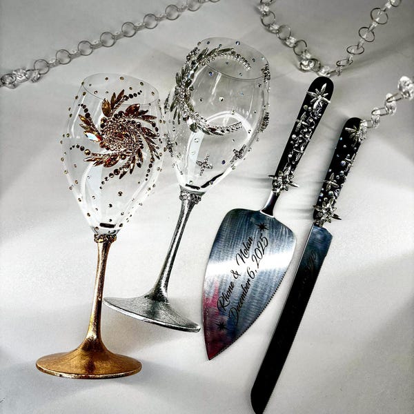 Set da matrimonio Luna e Stelle / Bicchieri da brindisi celestiali e paletta per torta / Coltello galattico inciso / Regalo cosmico per gli sposi