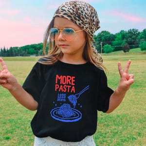 Funny Toddler Pasta Shirt: More Pasta Less Drama Italian Foodie Tee Bild 3