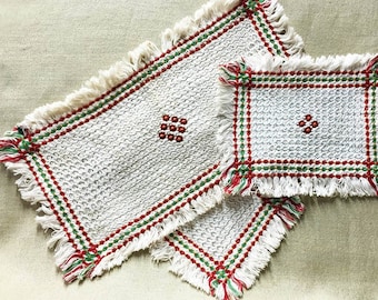 Hand Woven Vintage Table Mat Set  Red and White Table Topper and Coasters Retro Linen Collection - 3 Piece Set - V01