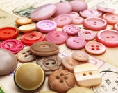 Pink and Beige Vintage Buttons - Shabby Chic Collectible Button Lot - Vintage Plastic Celluloid Bakelite Casein Buttons - B162- 34 Buttons