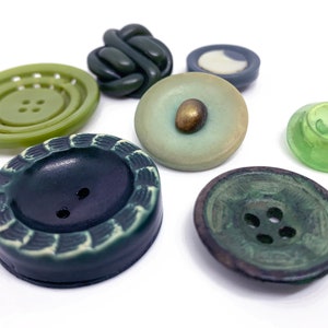 B451-25 Buttons Green Vintage Button Collection Great Vintage Plastic Lucite Glass and Celluloid Unique Collectible Buttons